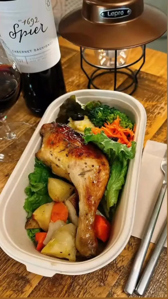 今年もクリスマスチキンの販売を致します！